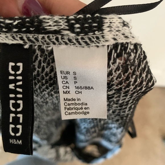 Printed poncho sweater - Picture 4 of 4